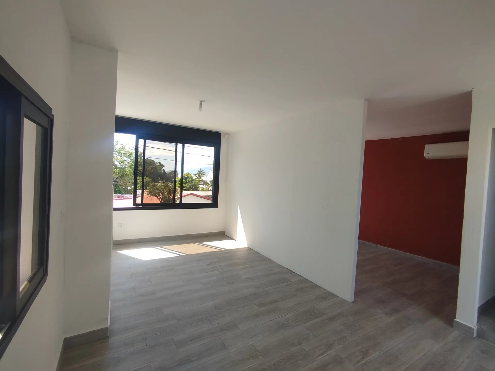 Bureau - Saint-Pierre