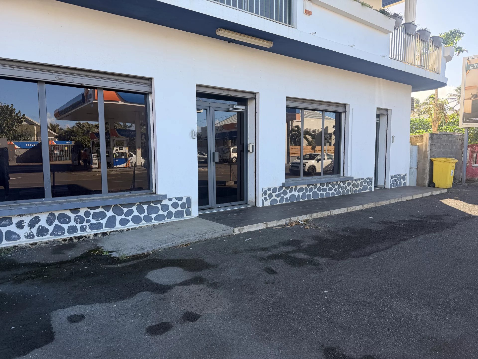 Bureau - Saint-Pierre